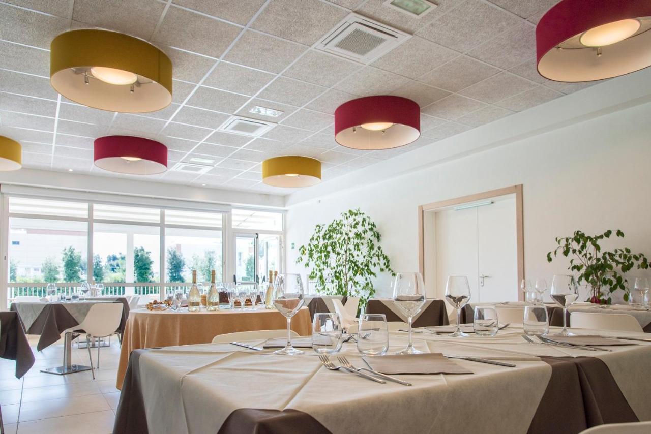 Eliopoli Beach Hostel & Restaurant Hostel Tirrenia